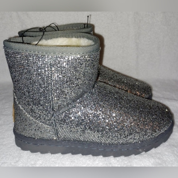 Mudd Silver Glitter Ankle Boots - Picture 1 of 2